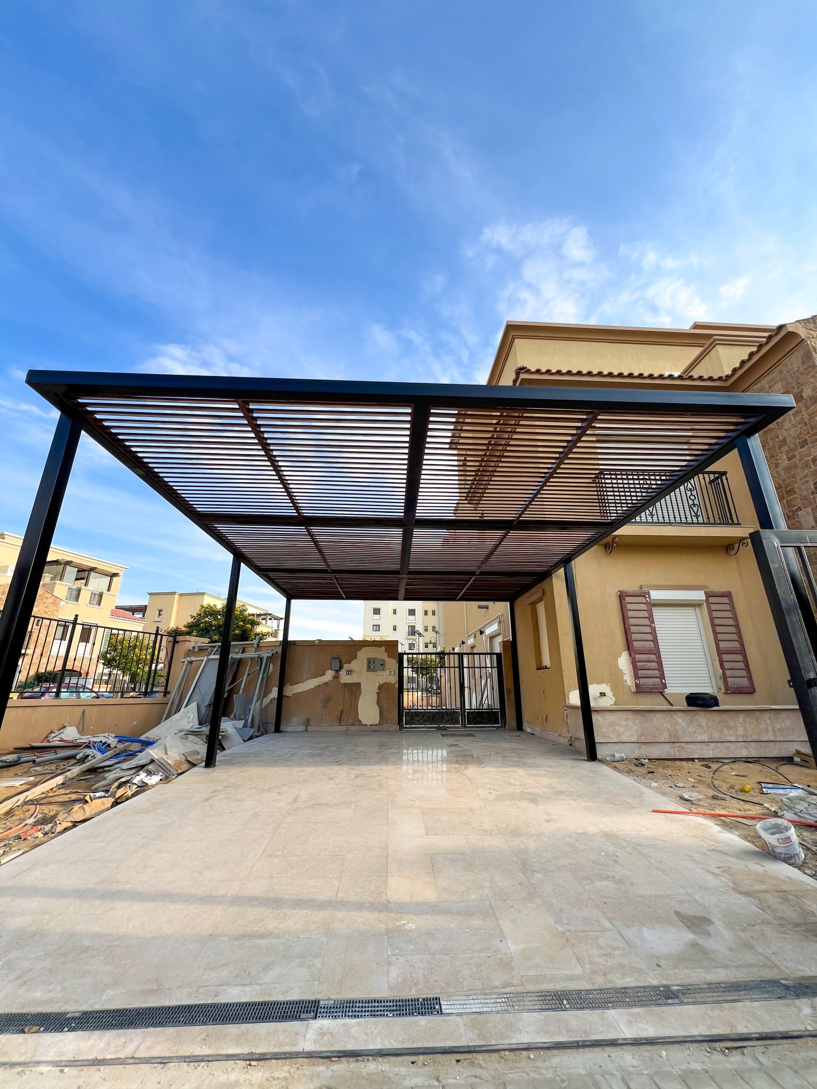 العزيزية للبرجولات: روعة التصميم وفن التنفيذ في البرجولات الخشبية 1 العزيزية للبرجولات