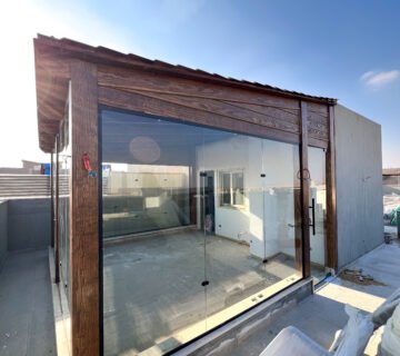 تصميم و تنفيذ غرف خشبية بزجاج سيكوريت 01027702770 لمسة من الفخامة للمساحات الداخلية 10 تصميم وتنفيذ غرف خشبية بزجاج سيكوريت لمسة من الفخامة للمساحات الداخلية