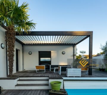 تندات المونيوم متحركة يدويًا وريموت كنترول : راحة وأناقة وحماية كاملة للمساحات الخارجية 13 تندات المونيوم متحركة يدويًا وريموت كنترول